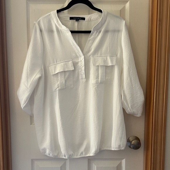 mary & mo Tops - Gibson White Button-Up Blouse